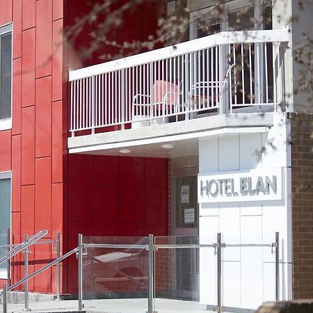 Hotel Elan YYC Kültér fotó