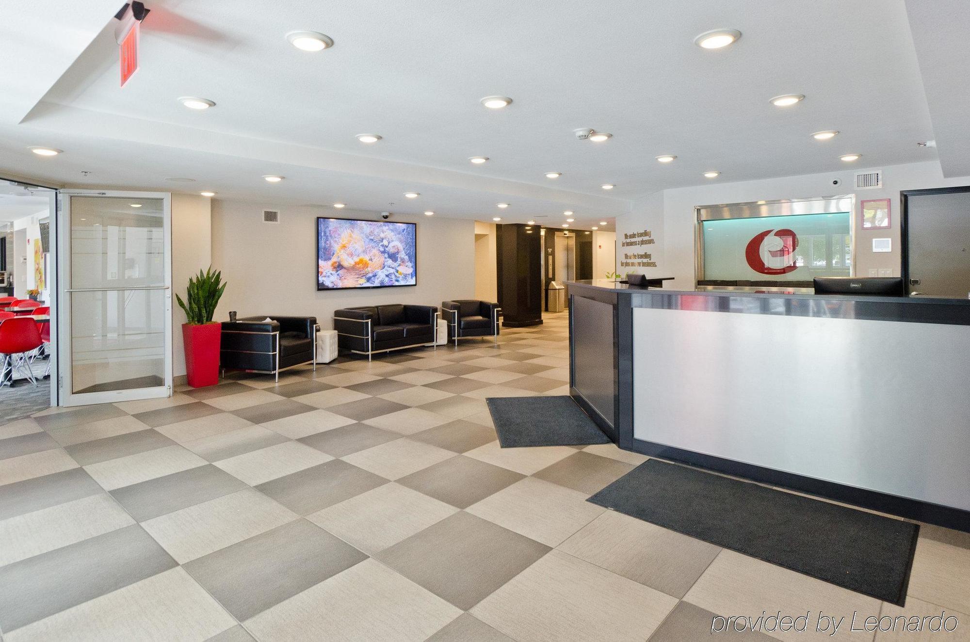 Hotel Elan YYC Kültér fotó