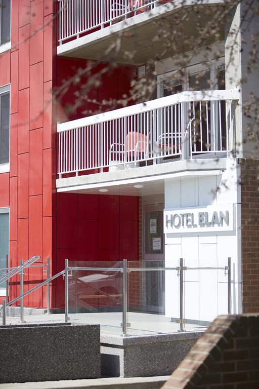 Hotel Elan YYC Kültér fotó