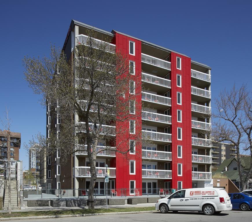 Hotel Elan YYC Kültér fotó