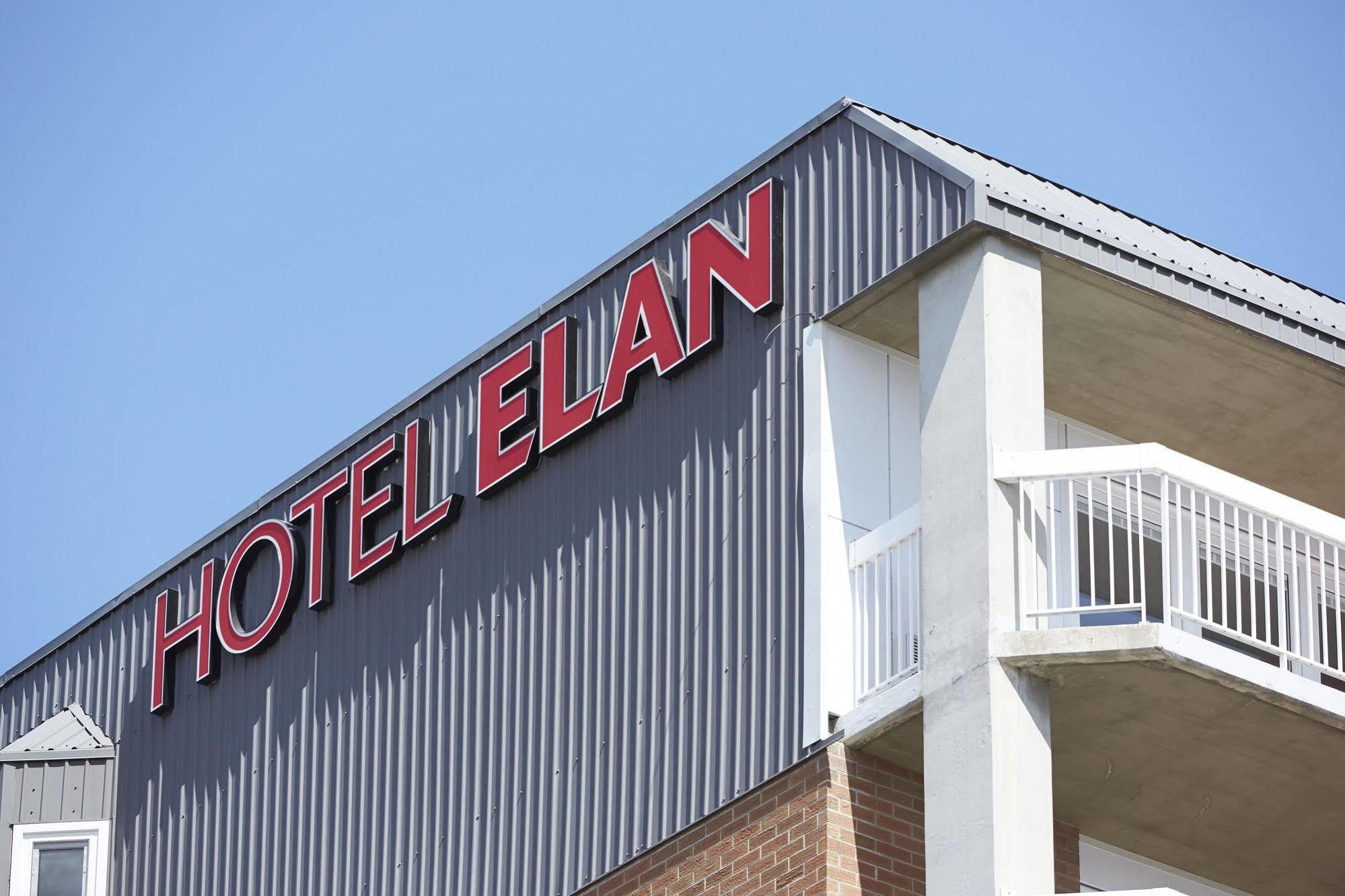 Hotel Elan YYC Kültér fotó