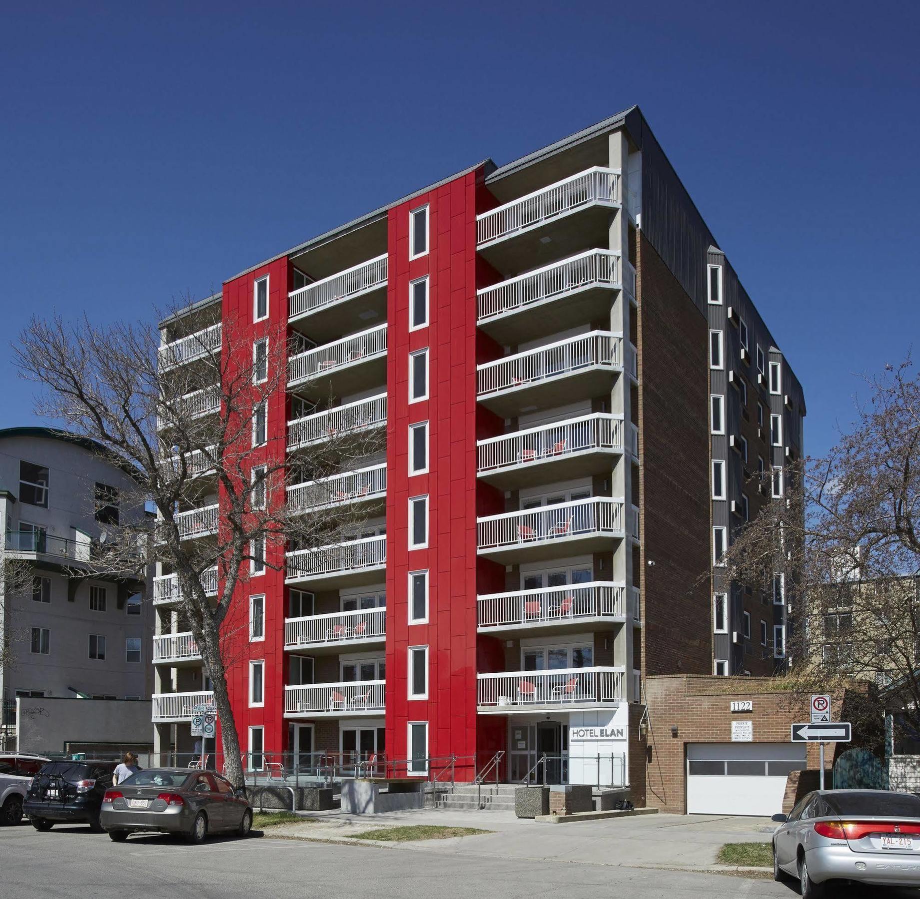 Hotel Elan YYC Kültér fotó